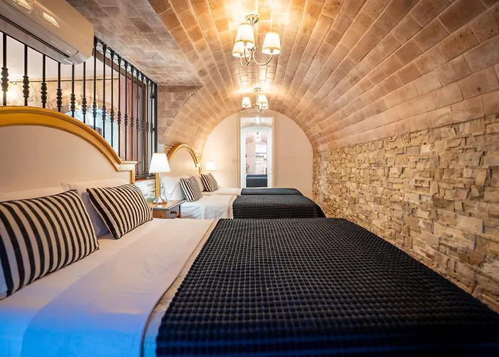 Casa Lazaro, * Тегесте