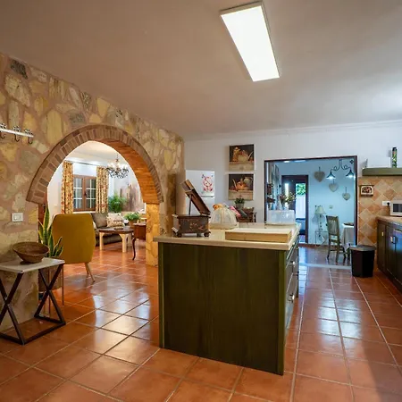 Casa Lazaro, 아파트 *